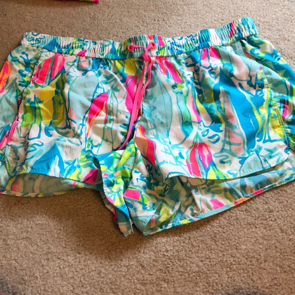 Lilly Pulitzer Pants - Lilly Pulitzer Run Around Shorts